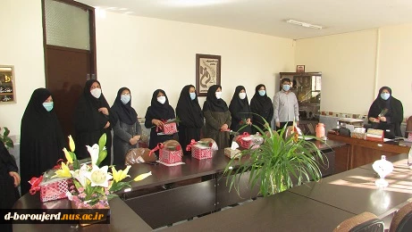 تقدیر از همکاران خانم به مناسبت روز زن و مادر 4