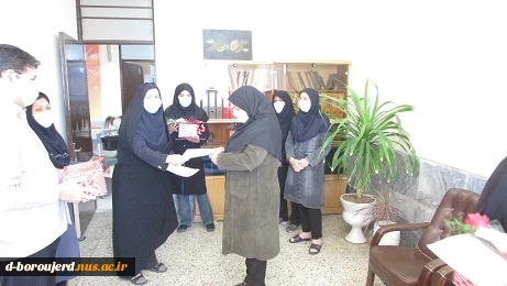 تقدیر از همکاران خانم به مناسبت روز زن و مادر 5