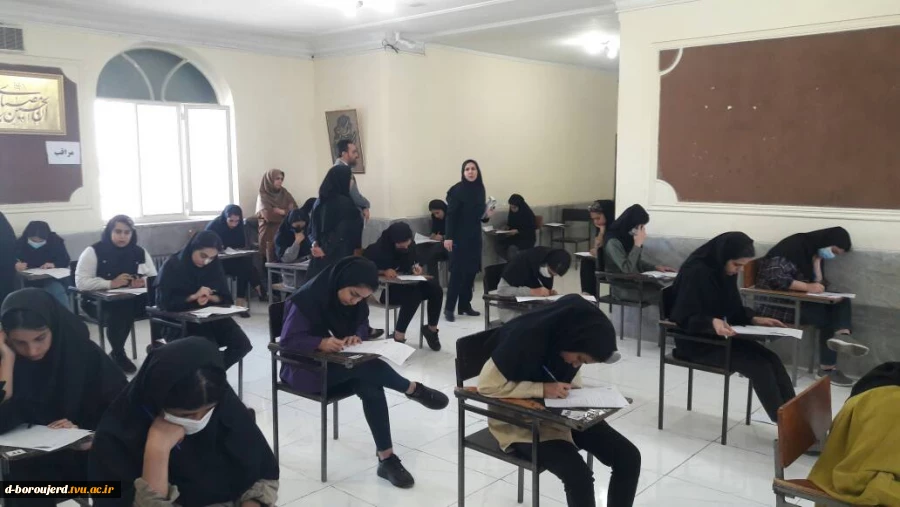 بازدید نمایندگان نظارت و ارزیابی دانشگاه فنی و حرفه‌ای از حوزه امتحانات  و خوابگاه آموزشکده  فنی و حرفه ای دختران بروجرد 6