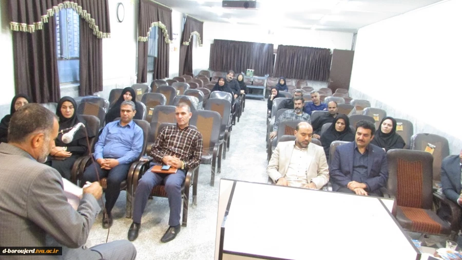 بازدید جناب آقای دکتر حمیدی ریاست محترم دانشگاه فنی و حرفه‌ای استان لرستان و هئیت محترم همراه از آموزشکده وخوابگاه دختران بروجرد  7