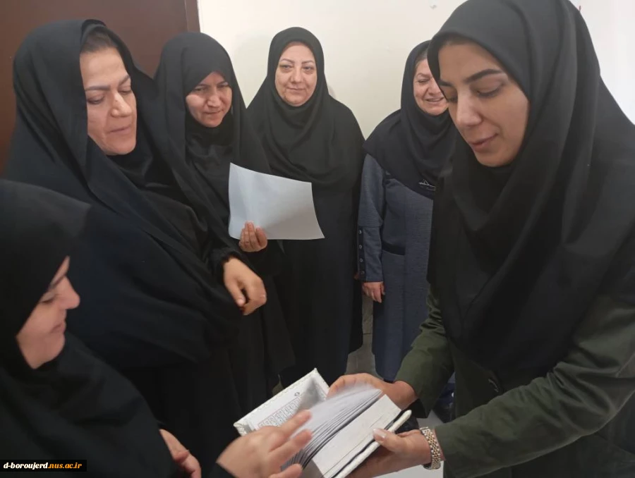 استقبال از بهار1404 با برپایی سفره هفت‌سین در آموزشکده ملی مهارت دختران بروجرد 7